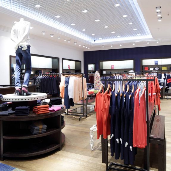 Luxury Fashionable Brand New Interior Of Clothes Store
